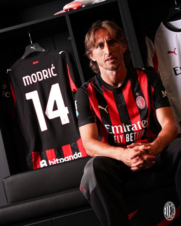 Modric: Các đồng đội và huấn luyện viên của Milan chào mừng tôi, đây là một trong những câu lạc bộ vĩ đại nhất trên thế giới