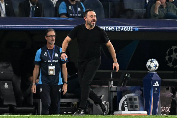 😠dzeelby nói về đá phạt: xấu hổ! Nó chắc chắn không phải là một cú đá phạt, ngay cả khi chúng ta giành được điểm, tôi sẽ nói điều đó