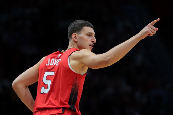 Jovic là tân binh năm 2022 thứ năm để gia hạn hợp đồng của mình sớm, với lựa chọn số 12 và số 1 chọn tới 287 triệu trong năm năm